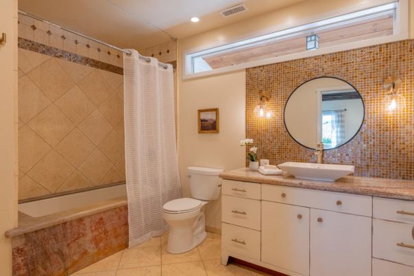 Bathroom, Interior, Recessed Lighting