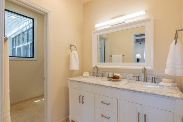 Bathroom, Dual Sink Vanities, Interior