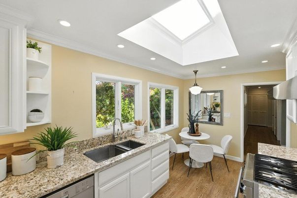 Dining room, Interior, Kitchen, Pendant Lights, Recessed Lighting, Wood Texture Flooring