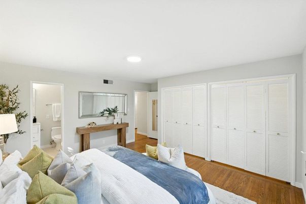 Bathroom, Bedroom, Interior, Recessed Lighting, Wood Texture Flooring