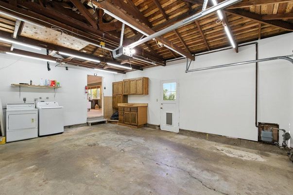 Interior, Washer, Wooden Beams, Wooden Ceilings