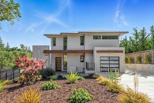 Attached, Backyard, Exterior, Facade, Modern