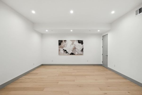 Empty room, Interior, Recessed Lighting, Wood Texture Flooring