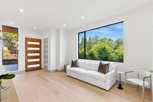 Interior, Recessed Lighting, Wood Texture Flooring