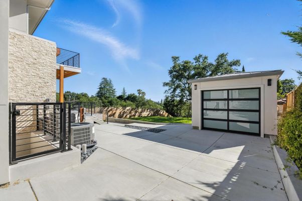 Backyard, Detached Garage, Exterior