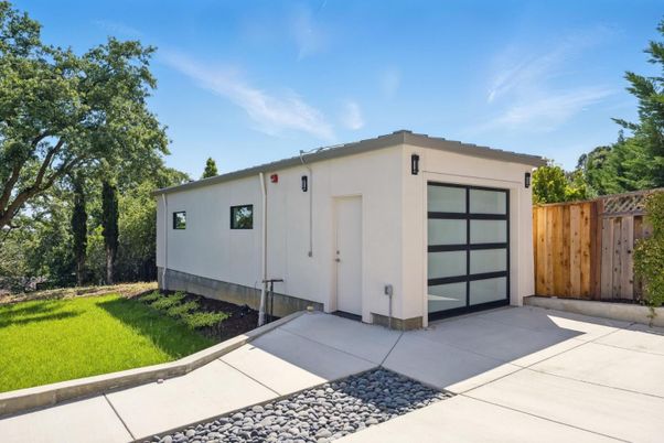 Detached Garage, Exterior