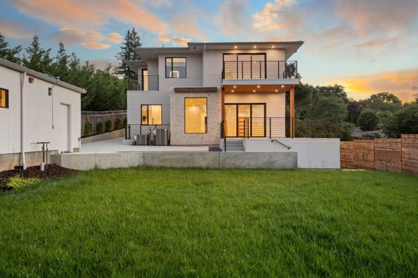 Backyard, Exterior, Facade, Modern