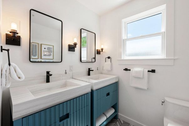 Bathroom, Dual Sink Vanities, Interior