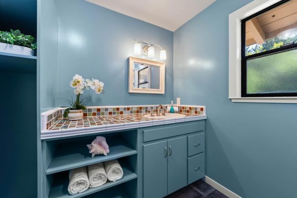 Bathroom, Interior, Tile Countertops