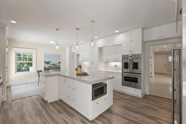 Dining room, Interior, Kitchen, Pendant Lights, Recessed Lighting, Stainless Steel Appliances, Wood Texture Flooring