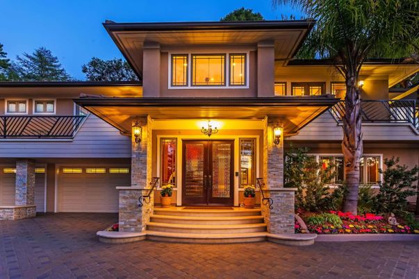 Attached, Exterior, Facade, Modern