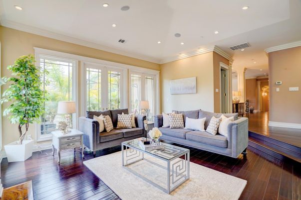 Interior, Living room, Recessed Lighting, Wood Texture Flooring