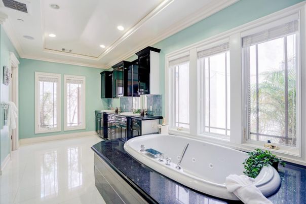 Bathroom, Interior, Recessed Lighting