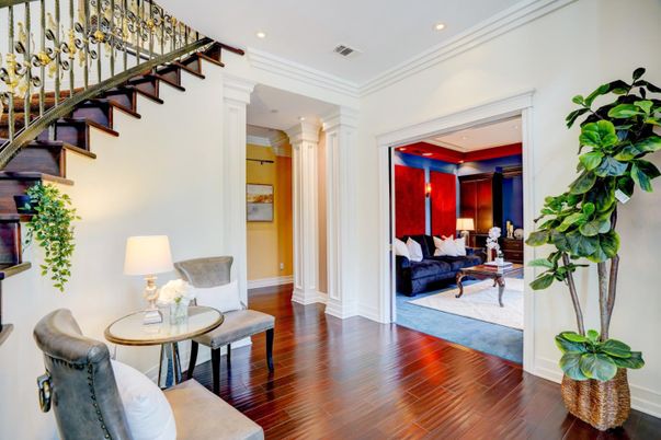 Interior, Living room, Recessed Lighting, Wood Texture Flooring