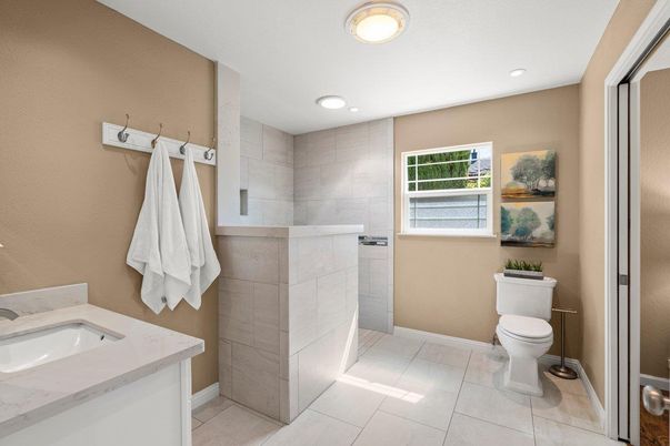 Bathroom, Interior, Recessed Lighting