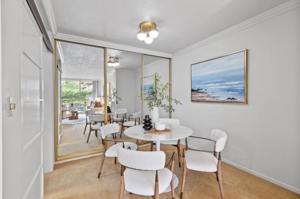 Dining room, Interior
