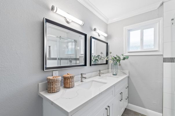Bathroom, Dual Sink Vanities, Interior