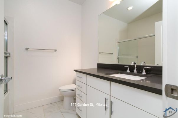 Bathroom, Interior, Marble, Recessed Lighting