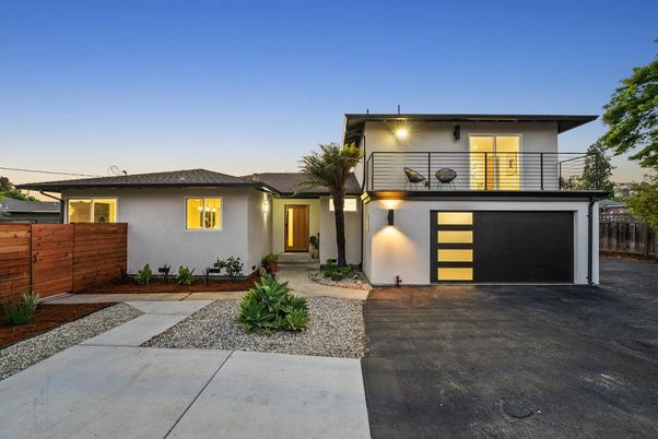 Attached, Exterior, Facade, Modern
