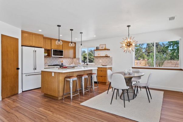 Dining room, Interior, Kitchen, Pendant Lights, Recessed Lighting, Wood Texture Flooring