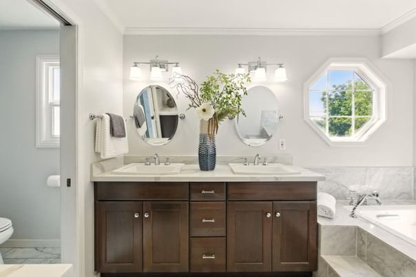Bathroom, Dual Sink Vanities, Interior