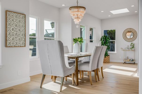 Chandelier, Dining room, Interior, Recessed Lighting, Wood Texture Flooring