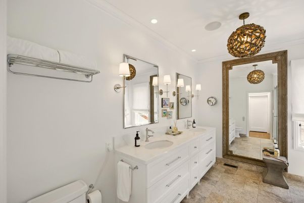 Bathroom, Dual Sink Vanities, Interior, Recessed Lighting
