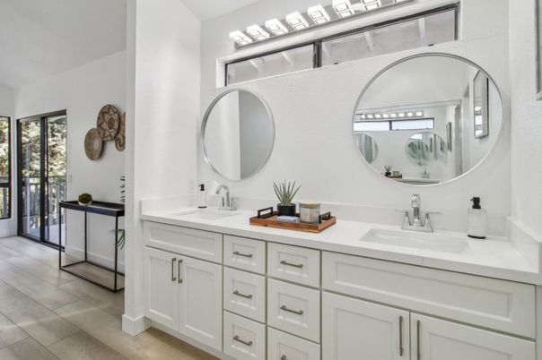 Bathroom, Dual Sink Vanities, Interior
