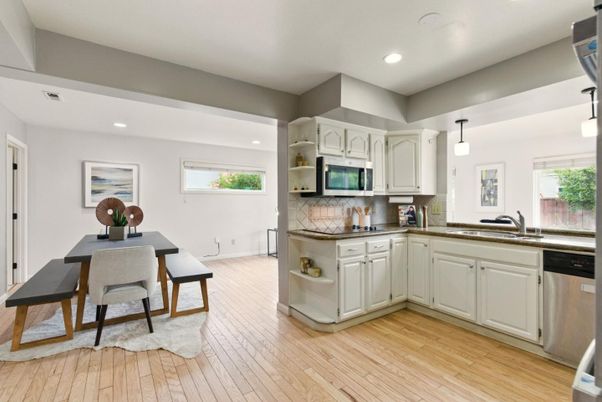 Dining room, Interior, Kitchen, Pendant Lights, Recessed Lighting, Wood Texture Flooring