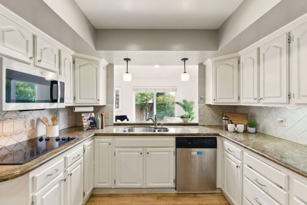 Interior, Kitchen, Pendant Lights, Wood Texture Flooring