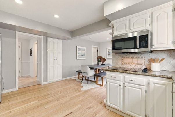 Dining room, Interior, Kitchen, Recessed Lighting, Wood Texture Flooring