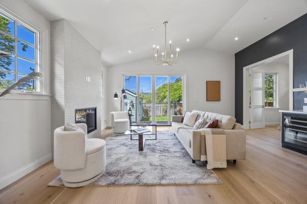 Fireplace, Interior, Living room, Pendant Lights, Recessed Lighting, Wood Texture Flooring