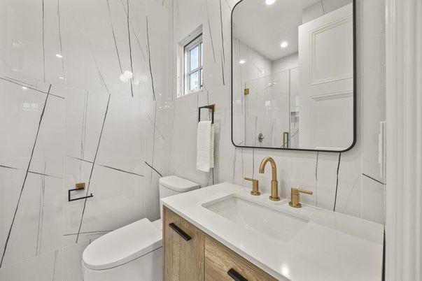 Bathroom, Glass Shower, Interior, Pendant Lights, Recessed Lighting