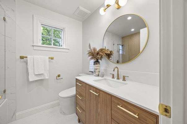 Bathroom, Interior, Marble, Marble Walls, Recessed Lighting