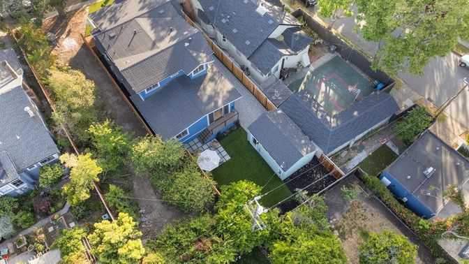 Exterior, Drone