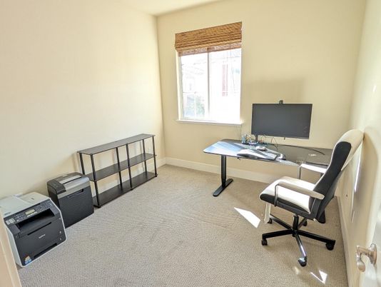 Home Office, Interior