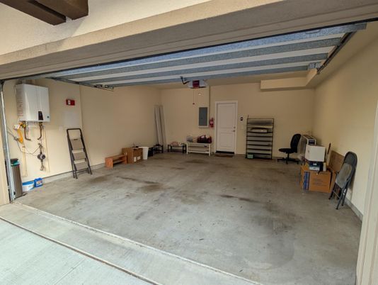 Garage, Interior
