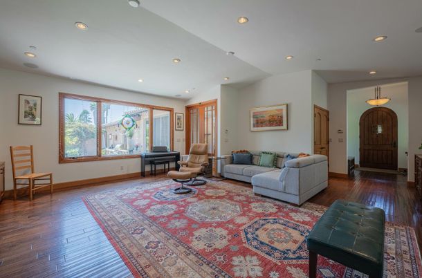 Interior, Living room, Pendant Lights, Recessed Lighting, Wood Texture Flooring