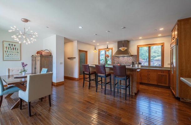 Dining room, Interior, Kitchen, Pendant Lights, Recessed Lighting, Wood Texture Flooring