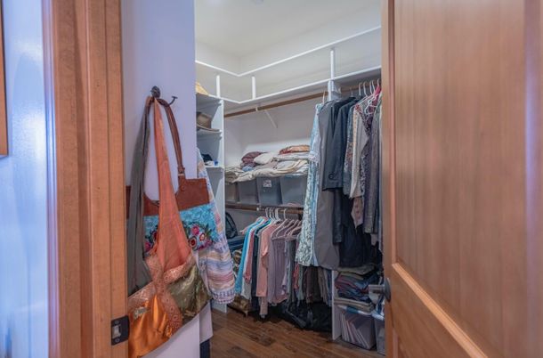 Interior, Walk-in Closets, Wood Texture Flooring