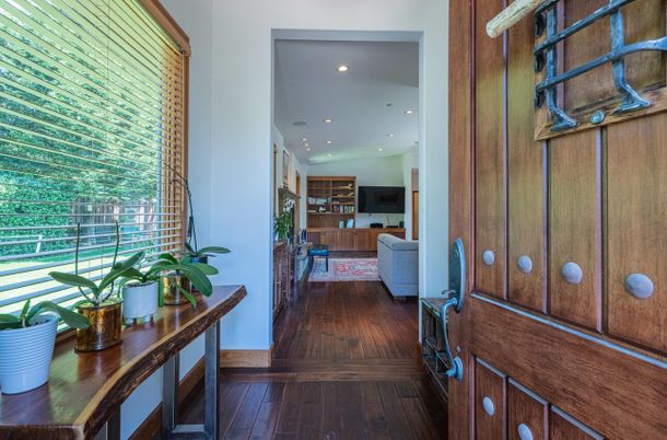 Interior, Recessed Lighting, Wood Texture Flooring
