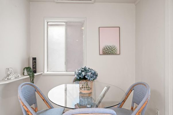 Dining room, Interior