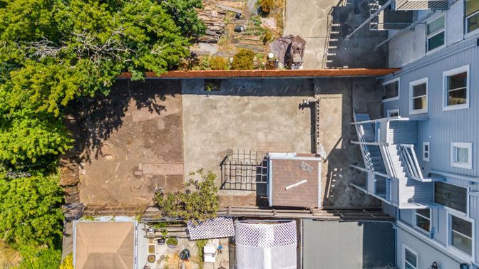 Exterior, Drone