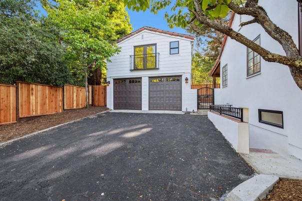Attached, Exterior, Facade, Raised Ranch