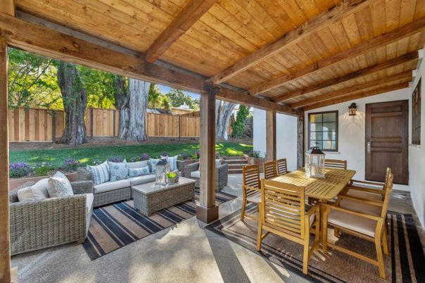 Exterior, Wooden Beams
