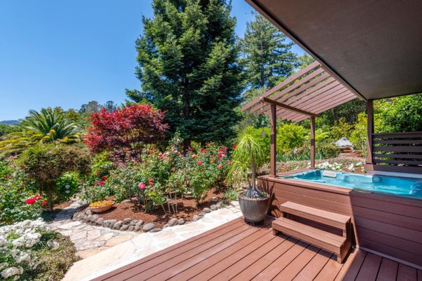 Exterior, Hot Tub