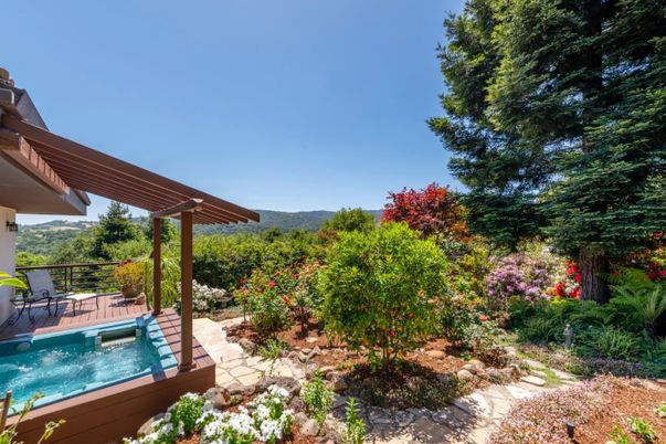 Exterior, Hot Tub