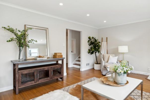 Interior, Recessed Lighting, Wood Texture Flooring