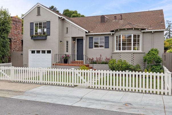 Attached, Exterior, Facade, Farmhouse