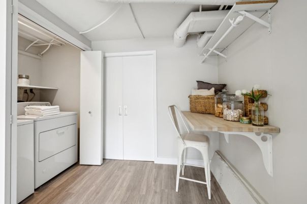 Interior, Utility Closets, Washer, Wood Texture Flooring